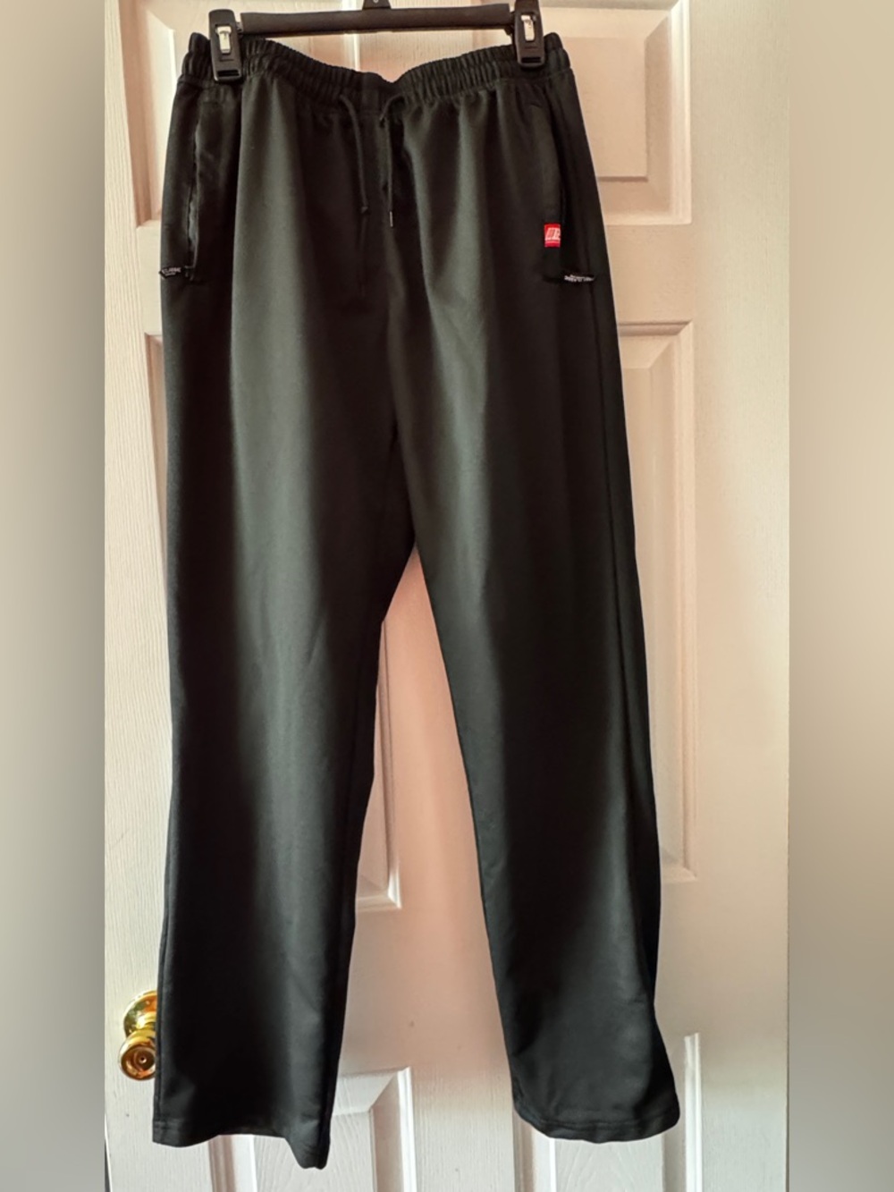Men-Black Joggers / Tracksuit Bottoms – Zip Pockets – Size XL